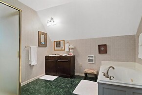 Four Winds Victorian Venue & Suites