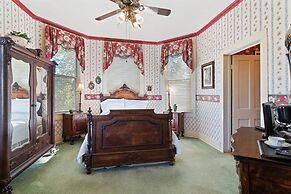 Four Winds Victorian Venue & Suites