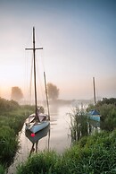 HOVELL HALL  Country B&B