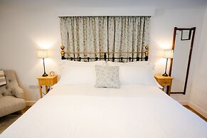 HOVELL HALL  Country B&B