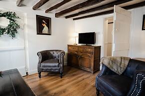 HOVELL HALL  Country B&B