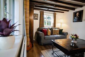 HOVELL HALL  Country B&B