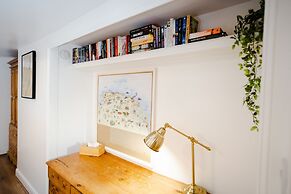 HOVELL HALL  Country B&B