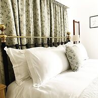 HOVELL HALL  Country B&B