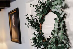 HOVELL HALL  Country B&B