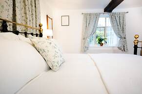 HOVELL HALL  Country B&B