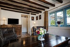 HOVELL HALL  Country B&B