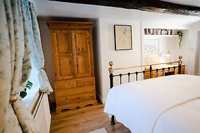 HOVELL HALL  Country B&B