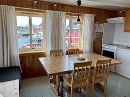 Henningsvær Rorbuer