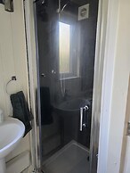 Glamping Hut - Riverside 1