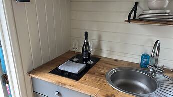 Glamping Hut - Riverside 2