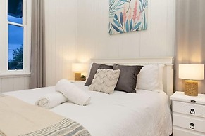 The Indooroopilly Queenslander 4BDR Home