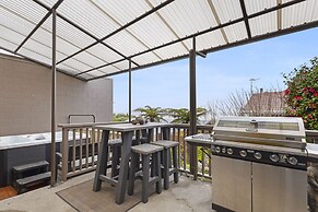 Lakeview Escape with spa - sauna - patio