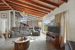 Lakeview Escape with spa - sauna - patio