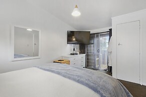 Lakeview Escape with spa - sauna - patio