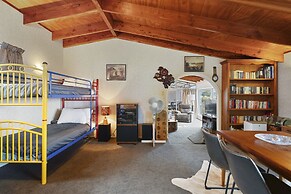 Lakeview Escape with spa - sauna - patio