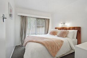 Lakeview Escape with spa - sauna - patio