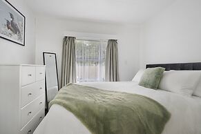 Lakeview Escape with spa - sauna - patio