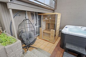 Lakeview Escape with spa - sauna - patio