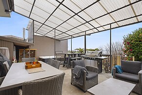 Lakeview Escape with spa - sauna - patio