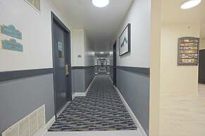 Greenwoods Inn & Suites