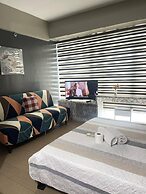 HENRY & ADICHE  EMPERADOR BUILDING