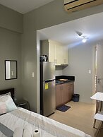 HENRY & ADICHE  EMPERADOR BUILDING