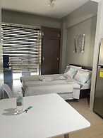 HENRY & ADICHE  EMPERADOR BUILDING