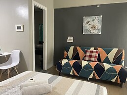 HENRY & ADICHE  EMPERADOR BUILDING