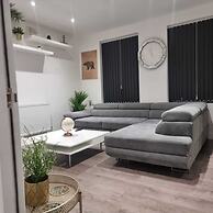 Charming 4-bed House in Enfield North London