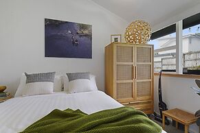 Central Quiet 2BR Apt -  Wifi -  Parking