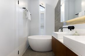 Barangaroo Park Apartments by Urban Rest