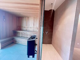 Luxurious 1 Bdrm Apartment in GC Casino