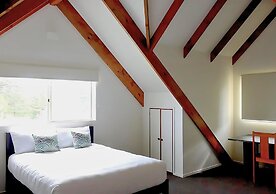 Pitcairn House