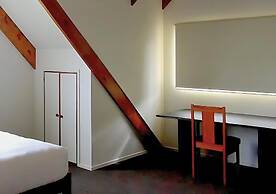 Pitcairn House
