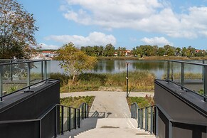 Apartment by the Lake Dziwnów by Renters