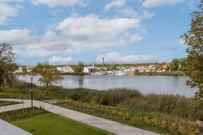 Apartment by the Lake Dziwnów by Renters