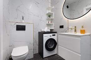 Apartment by the Lake Dziwnów by Renters