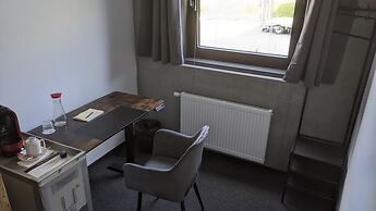 Boardingrooms Direct A8, Close to Stuttgart, 25min