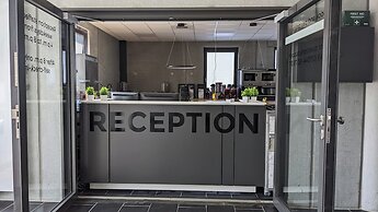 Boardingrooms Direct A8, Close to Stuttgart, 25min