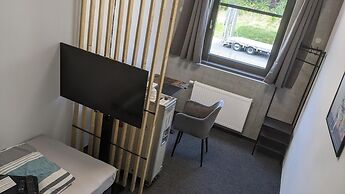 Boardingrooms Direct A8, Close to Stuttgart, 25min