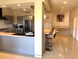 Charming House With Beautiful City View