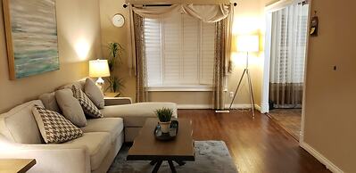 Bungalow With Cozy 4 Bedrooms on a Large Property Lot ! Late Check-out