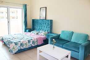 Lovely Family Friendly Furnished Studio With Balcony With Pool