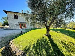 Detached Villa - Sleeps 10 - Pool - Pergola - Playground for Children 