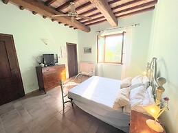 Detached Villa - Sleeps 10 - Pool - Pergola - Playground for Children 