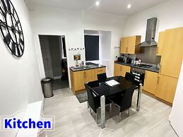 Luxury 3 Bedrooms Entire Flat - Self Check in & Check out