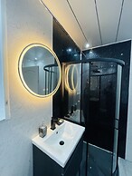 Luxury 3 Bedrooms Entire Flat - Self Check in & Check out