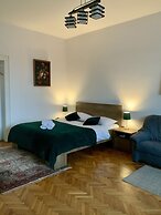 Tanners Tower Studio With A View