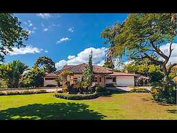 Srvittinivillas Cjl/41/ Gre8 Loc/ Open Villa/ Family and Team/ Casadca